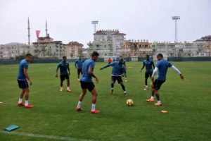 Bakkal: "Futbolda favori olmaz"