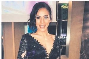&Uuml;nl&uuml; işadamının ihaneti! &Ccedil;ıplak fotoğraflarını eşine g&ouml;nderdi