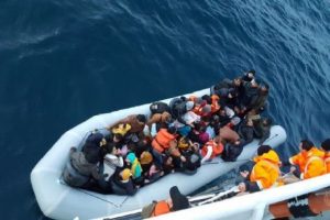 Ege'de bir g&uuml;nde 483 g&ouml;&ccedil;men yakalandı