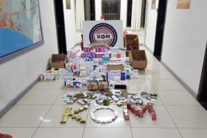 500 bin lira değerinde g&uuml;mr&uuml;k ka&ccedil;ağı ila&ccedil; ele ge&ccedil;irildi