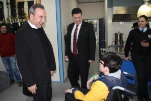 Serebral Palsi hastası Talha, dizi oyuncularıyla buluştu