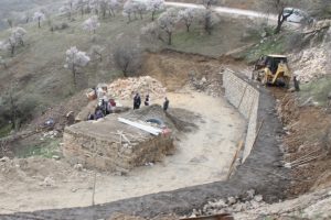 Asırlık "&Ccedil;ahpur" &ccedil;eşmesi ayağa kaldırılıyor