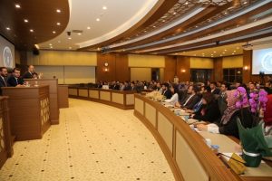 Bursa B&uuml;y&uuml;kşehir Belediye Başkanı Aktaş, gen&ccedil;lerle buluştu