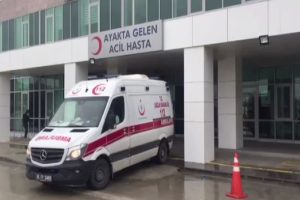 Tarım iş&ccedil;ilerini taşıyan servis kaza yaptı: 1 &ouml;l&uuml; 25 yaralı