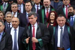 Feyzioğlu, otopark krizinde sanık 32 avukatın beraatini istedi
