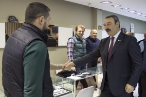 Bursa Emniyet M&uuml;d&uuml;r&uuml; Ak, &ccedil;arşı esnafının nabzını yokladı