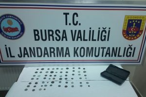 Bursa'da tarihi eser ka&ccedil;ak&ccedil;ısı otob&uuml;s terminalinde kıskıvrak yakalandı