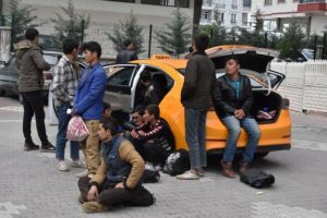 Konya'da ka&ccedil;ak 10 Afgan yakalandı!