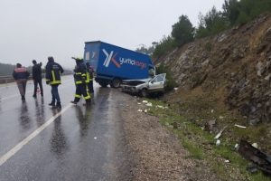 Bursa-Orhaneli yolunda feci kaza! 1 &ouml;l&uuml;, 2 yaralı