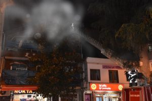 Kız yurdunda &ccedil;ıkan yangın korkuttu