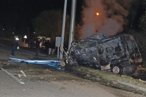 Iğdır'da minib&uuml;s alev aldı: 15 &ouml;l&uuml;, 30 yaralı