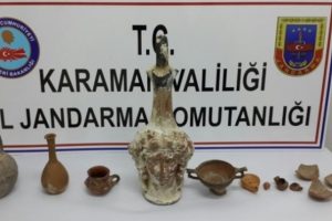 Durdurulan otomobilde tarihi eser ele ge&ccedil;irildi