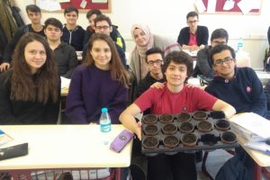 &Ouml;ğrenciler "Yeşil Sınıf Yemyeşil Gelecek" diyor