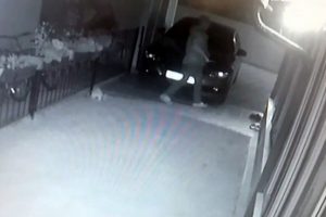 Bursa'da ellerine &ccedil;orap ge&ccedil;irmiş hırsız kıskıvrak yakalandı