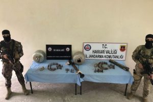 Hakkari kırsalında silah ve m&uuml;himmat ele ge&ccedil;irildi