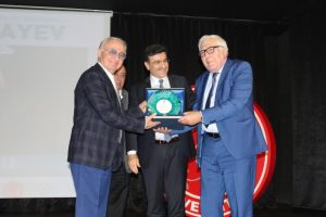 Yaşayan Dedekorkut Anar Rızayev'in 80. yaşı kutlandı