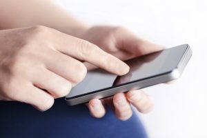 Akıllı telefonlarla yatağa girenlere k&ouml;t&uuml; haber