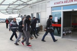 3 ilde uyuşturucu operasyonu: 18 g&ouml;zaltı