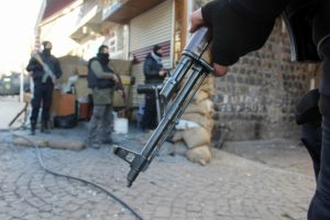 Hakkari'de silah ve m&uuml;himmat ele ge&ccedil;irildi