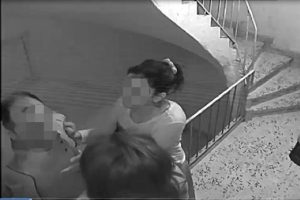Polis memuru komşusuna silah &ccedil;ekti!