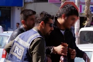 &Ccedil;aldıkları ciple gezen 2 ş&uuml;pheli yakalandı