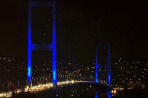 T&uuml;rkiye otizm i&ccedil;in 'mavi ışık' yakacak