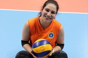 Bursa'da gen&ccedil; voleybolcunun &ccedil;ifte heyecanı
