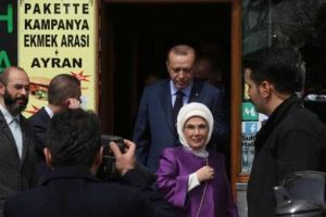 Erdoğan tarihi k&ouml;ftecide yemek yedi