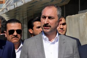 G&uuml;l'den Fransa'nın arabulucu &ouml;nerisine sert cevap