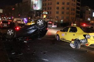 Takla attığı ara&ccedil;tan burnu bile kanamadan &ccedil;ıktı