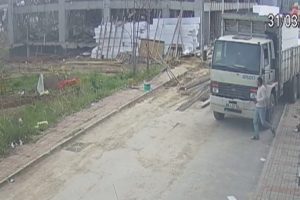 Bursa'da 3 kişinin yaralandığı g&ouml;&ccedil;&uuml;k g&uuml;venlik kamerasına yansıdı