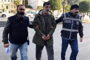 Bebeğini duvara vurarak &ouml;ld&uuml;ren babanın cezası belli oldu