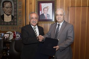 İki &uuml;niversite arasında eğitim k&ouml;pr&uuml;s&uuml;