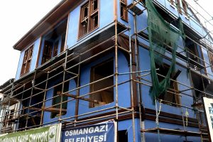Bursa Osmangazi'de tarihi binalar restore ediliyor