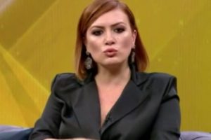 &Uuml;nl&uuml; sunucudan olay itiraf! Cinsel tacize uğradım