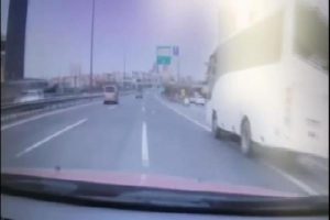 8 polisin yaralandığı kaza kamerada!