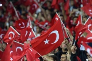Binlerce T&uuml;rk i&ccedil;in 'sınır dışı' tehlikesi...