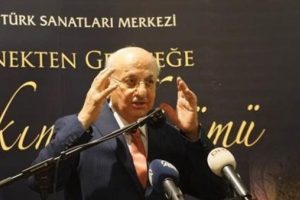 'Kadınlar sahneye &ccedil;ıkarılmadı' iddiası i&ccedil;in İsmail Kahraman'dan ilk a&ccedil;ıklama