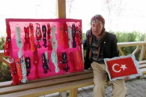 Bayrak&ccedil;ı Dede'den TSK'nın Yerli Ara&ccedil;ları İ&ccedil;in Nazar Boncuğu