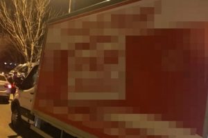 Şoke eden olay kamyon kapağı a&ccedil;ılınca ortaya &ccedil;ıktı! Saniyelerle kurtarıldı