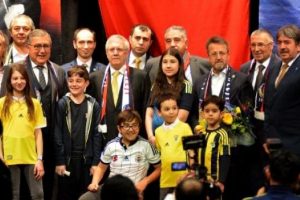 "Alex b&uuml;y&uuml;k olsaydı şu ana kadar bir takım &ccedil;alıştırırdı"
