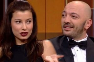 &Uuml;nl&uuml;lerin hakaret davasında gerginlik!