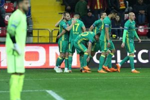 Fenerbah&ccedil;e, Kayseri engelini 5 golle ge&ccedil;ti