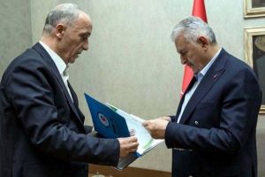 1 milyon 690 bin imza Başbakan Yıldırım'a teslim edildi