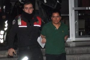 Bursa'da 69 bin dolar &ccedil;alan hırsızlar yakalandı