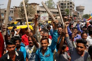 Hindistan'da Dalit ayaklanması: 9 kişi yaşamını yitirdi