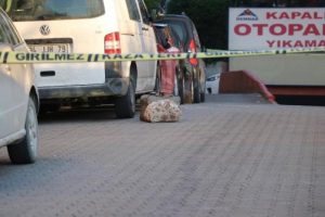 2 ş&uuml;pheli &ccedil;anta f&uuml;nye ile patlatıldı!
