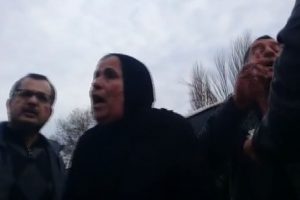 Taksi şof&ouml;r&uuml; ve Arap turistler &uuml;cret i&ccedil;in birbirine girdi