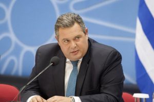 Yunan Bakan T&uuml;rkiye'yi hedef aldı, &uuml;lke karıştı!
