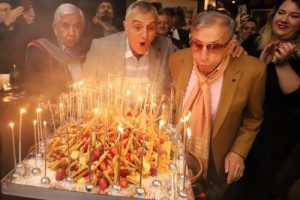 Usta oyuncu Haldun Dormen 90'ıncı yaşını kutladı